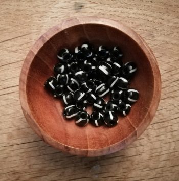 Glas, Kugelperle, schwarz-weiß