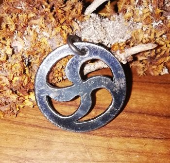 Swastika, Zinn versilbert