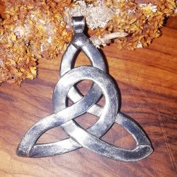Unendlicher Knoten 2 Zinn versilbert