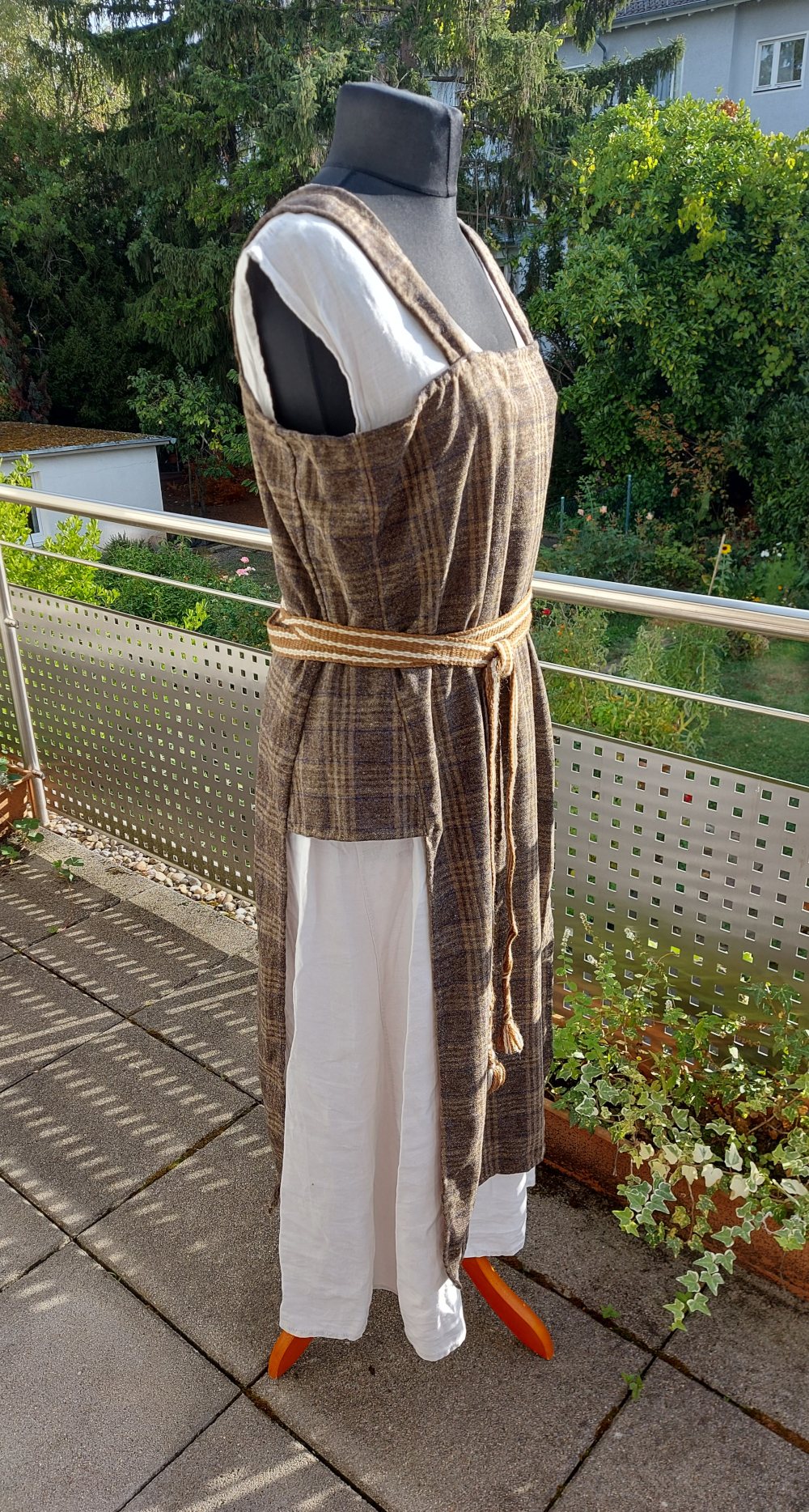 Schürzenkleid kariert – Bild 3